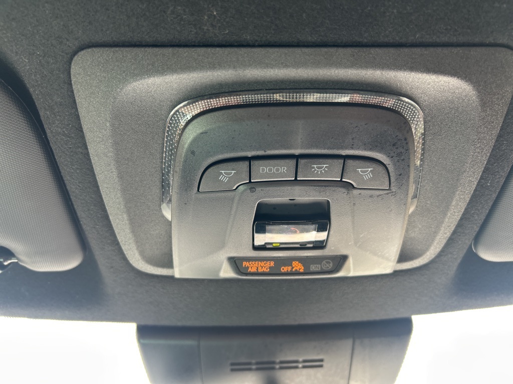 2024 Toyota Corolla Hybrid XSE photo 17