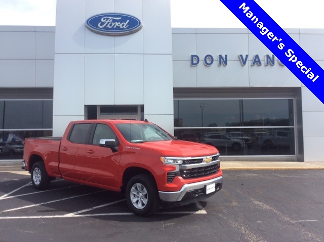 2024 Chevrolet Silverado 1500 LT's photo