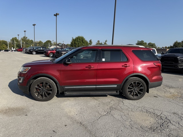 2017 Ford Explorer XLT photo 9