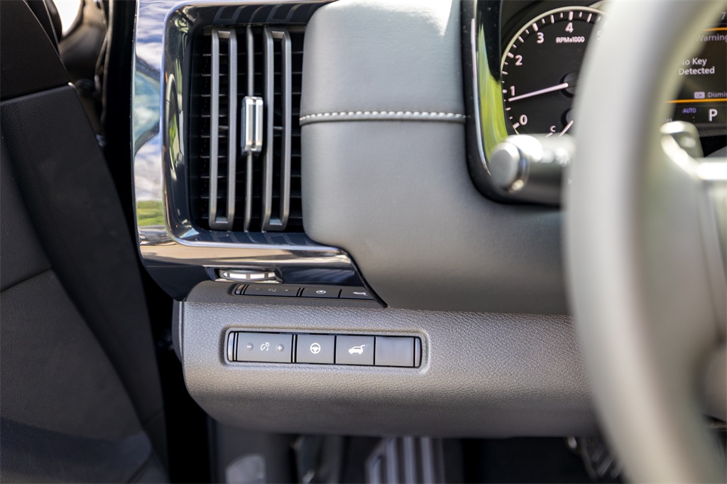 2025 Nissan Pathfinder SV photo 12