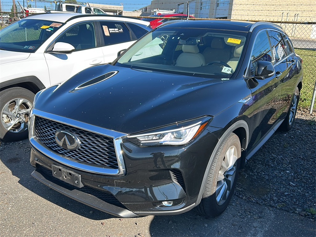 2022 Infiniti QX50 Luxe photo 3