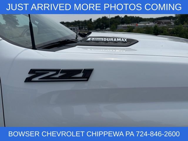 2024 Chevrolet Silverado 3500HD LT photo 2