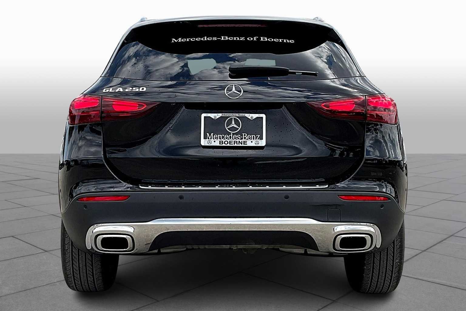 2025 Mercedes Benz GLA 250 photo 4
