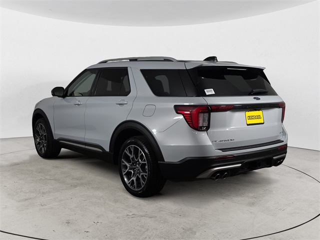 2025 Ford Explorer Platinum photo 3