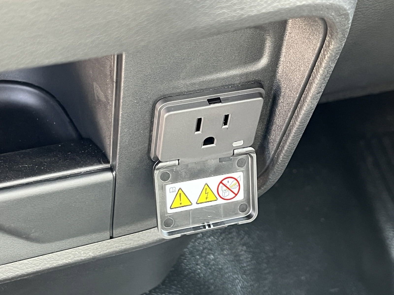 2024 Ram 3500 Tradesman photo 23