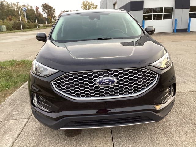 2024 Ford Edge SEL photo 2