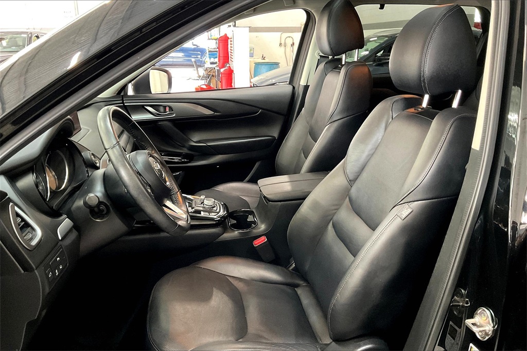 2022 Mazda CX-9 Touring photo 24