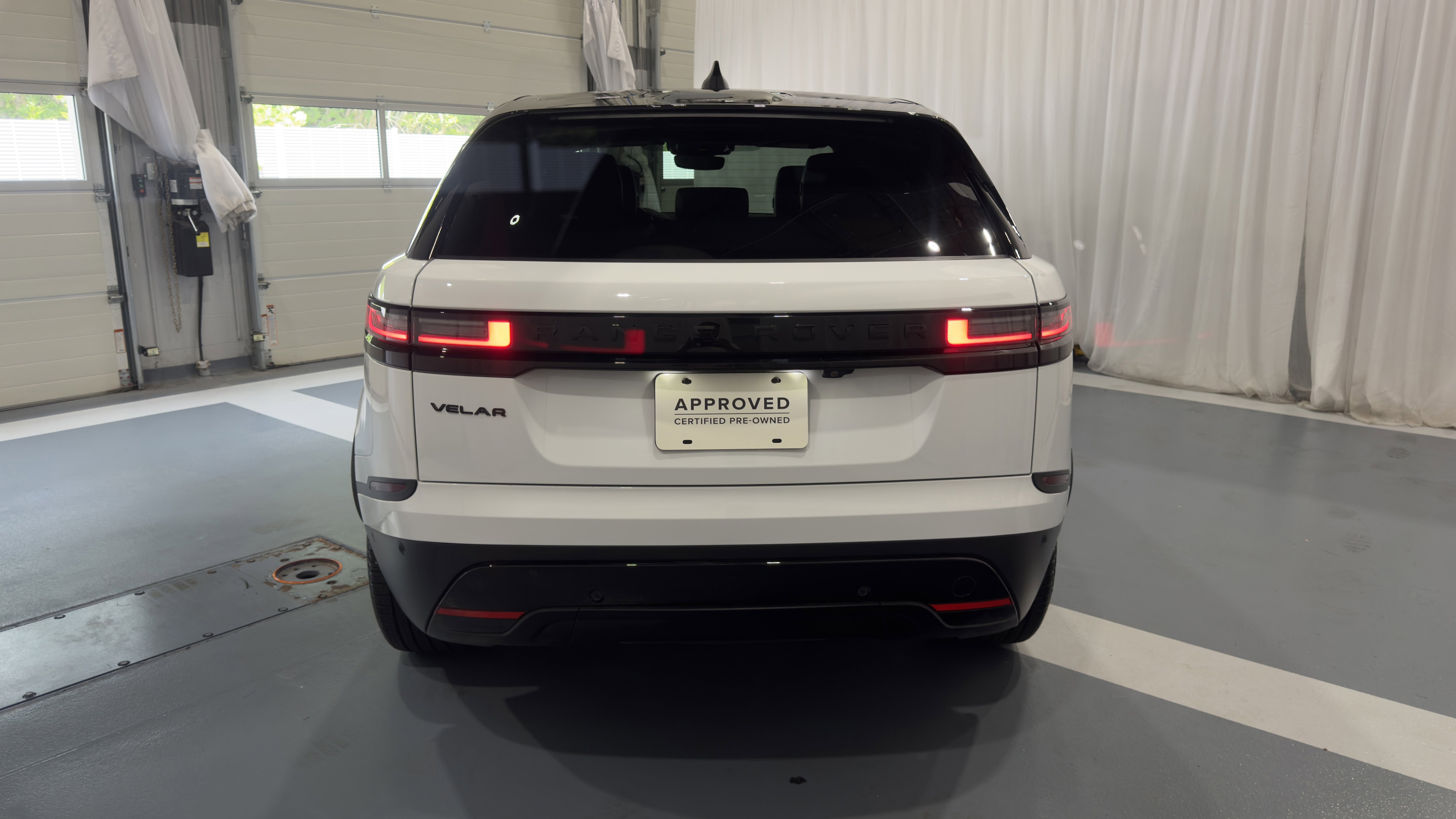2025 Land Rover Range Rover Velar S Velar photo 4