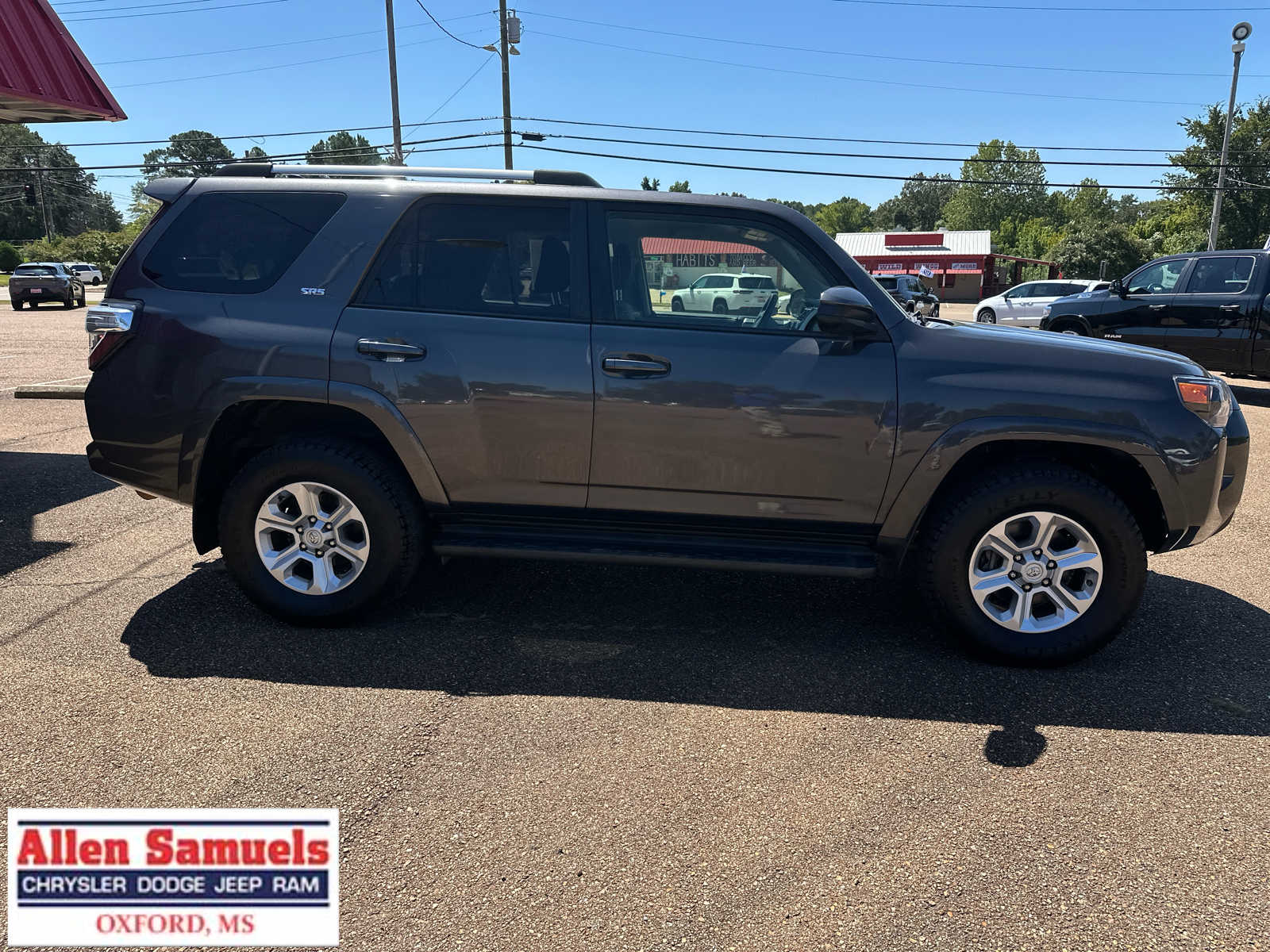 2019 Toyota 4Runner SR5 photo 4