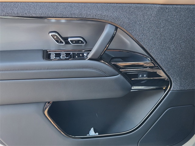 2025 Land Rover Range Rover Sport SE photo 14