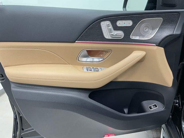 2026 Mercedes Benz GLS 580 4MATIC photo 37