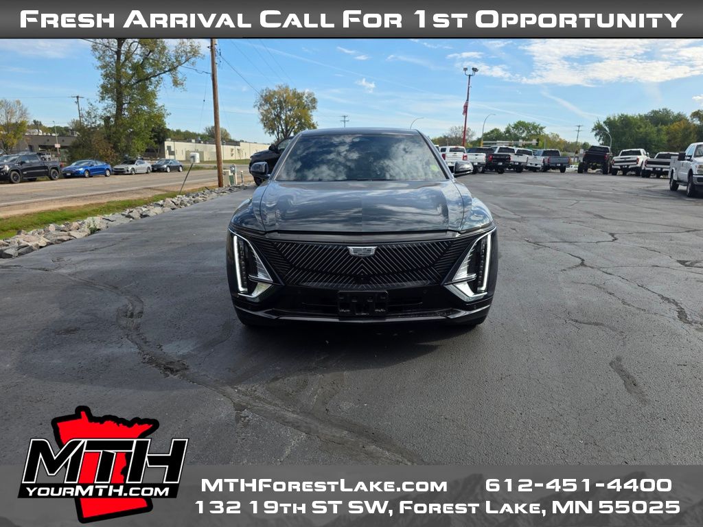 2024 Cadillac Lyriq Luxury photo 3