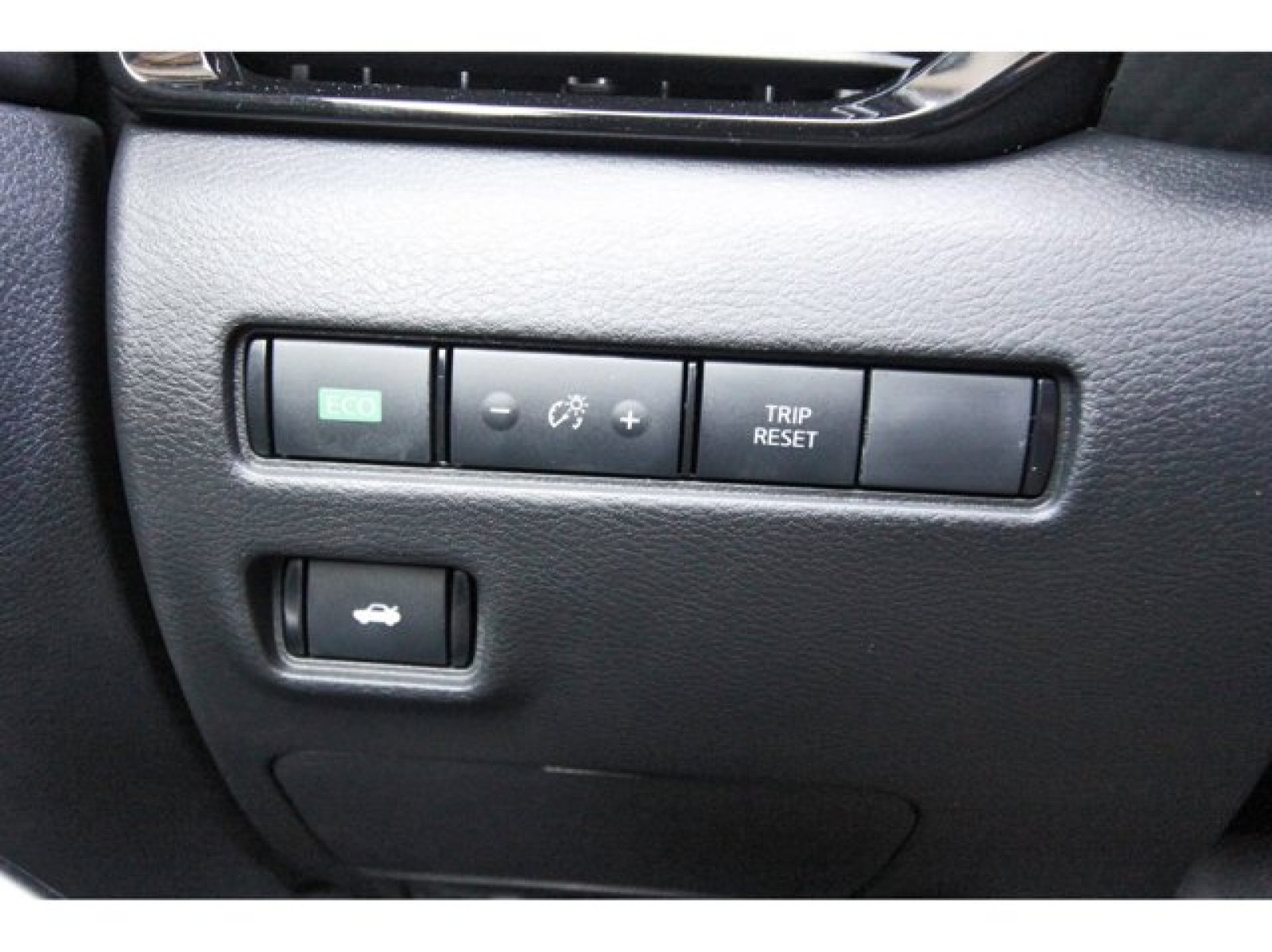 2025 Nissan Sentra SR White at Robbins Nissan