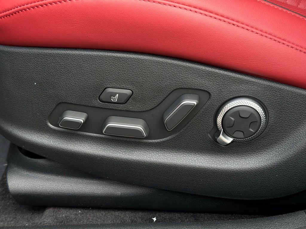 2025 Genesis G80 3.5T Sport Prestige photo 27