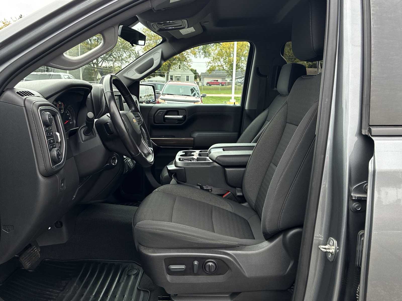 2021 Chevrolet Silverado 1500 LT photo 17