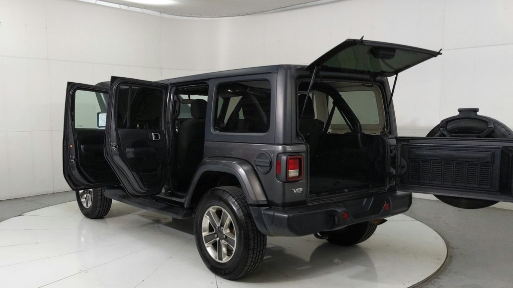 2020 Jeep Wrangler Unlimited Sahara photo 4