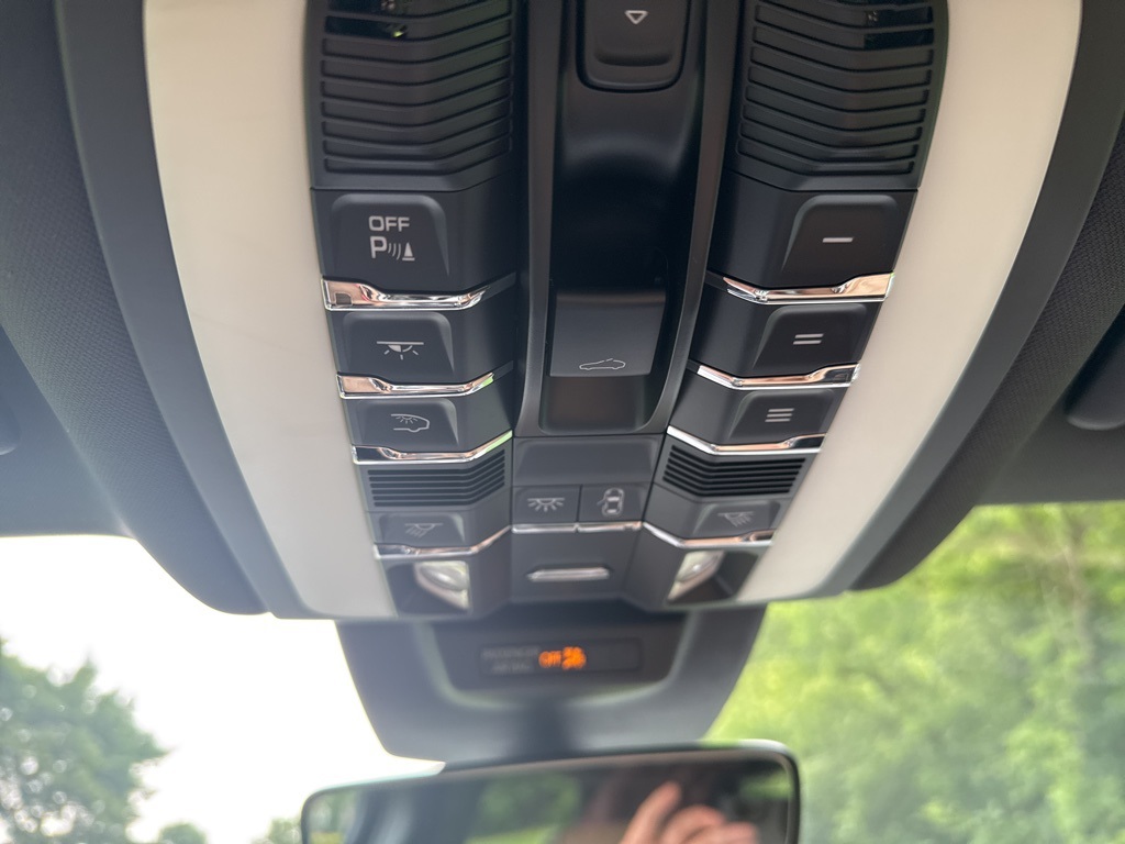 2019 Porsche Macan Base photo 22