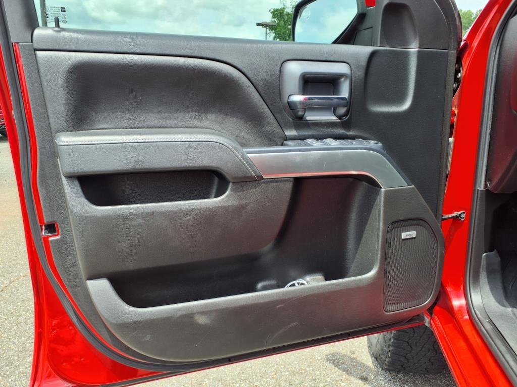 2018 Chevrolet Silverado 1500 LT photo 4