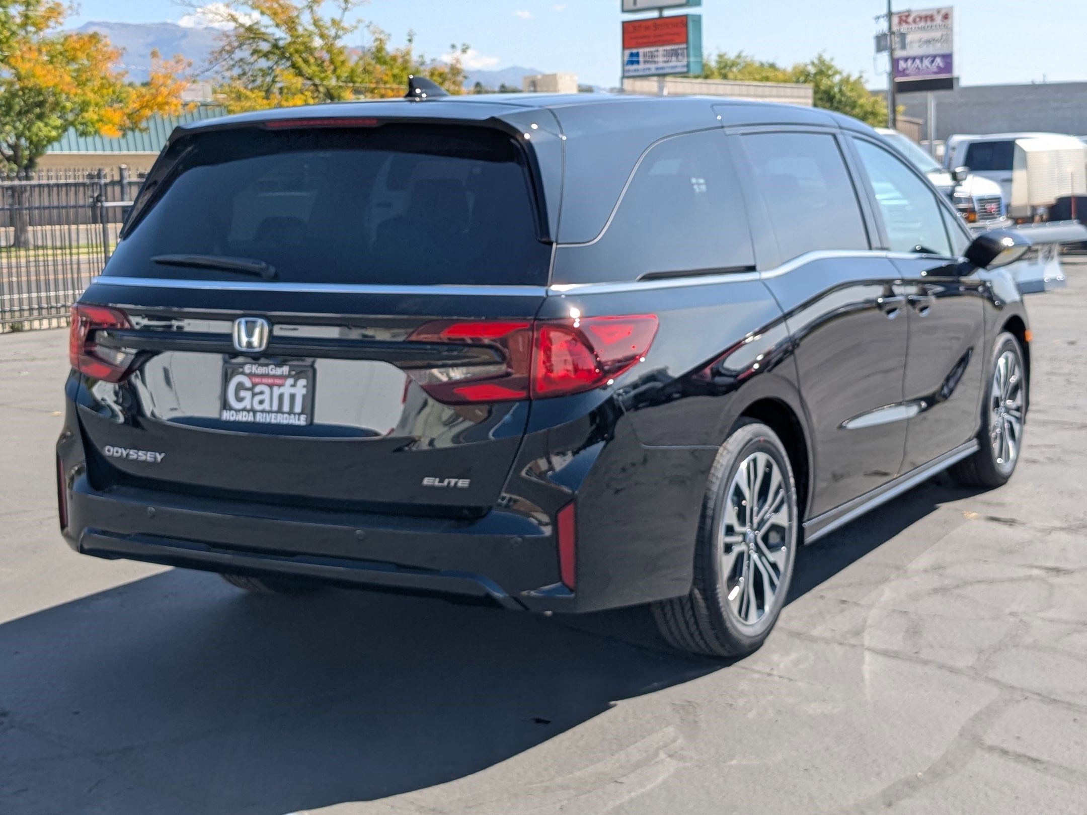 2026 Honda Odyssey Elite photo 3