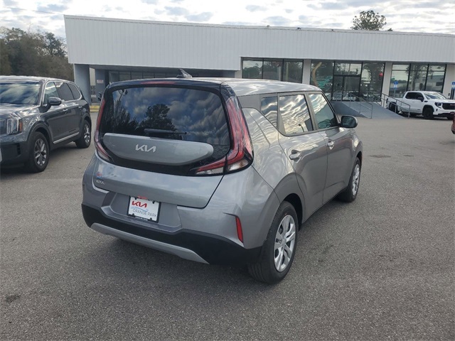 2025 Kia Soul LX photo 3