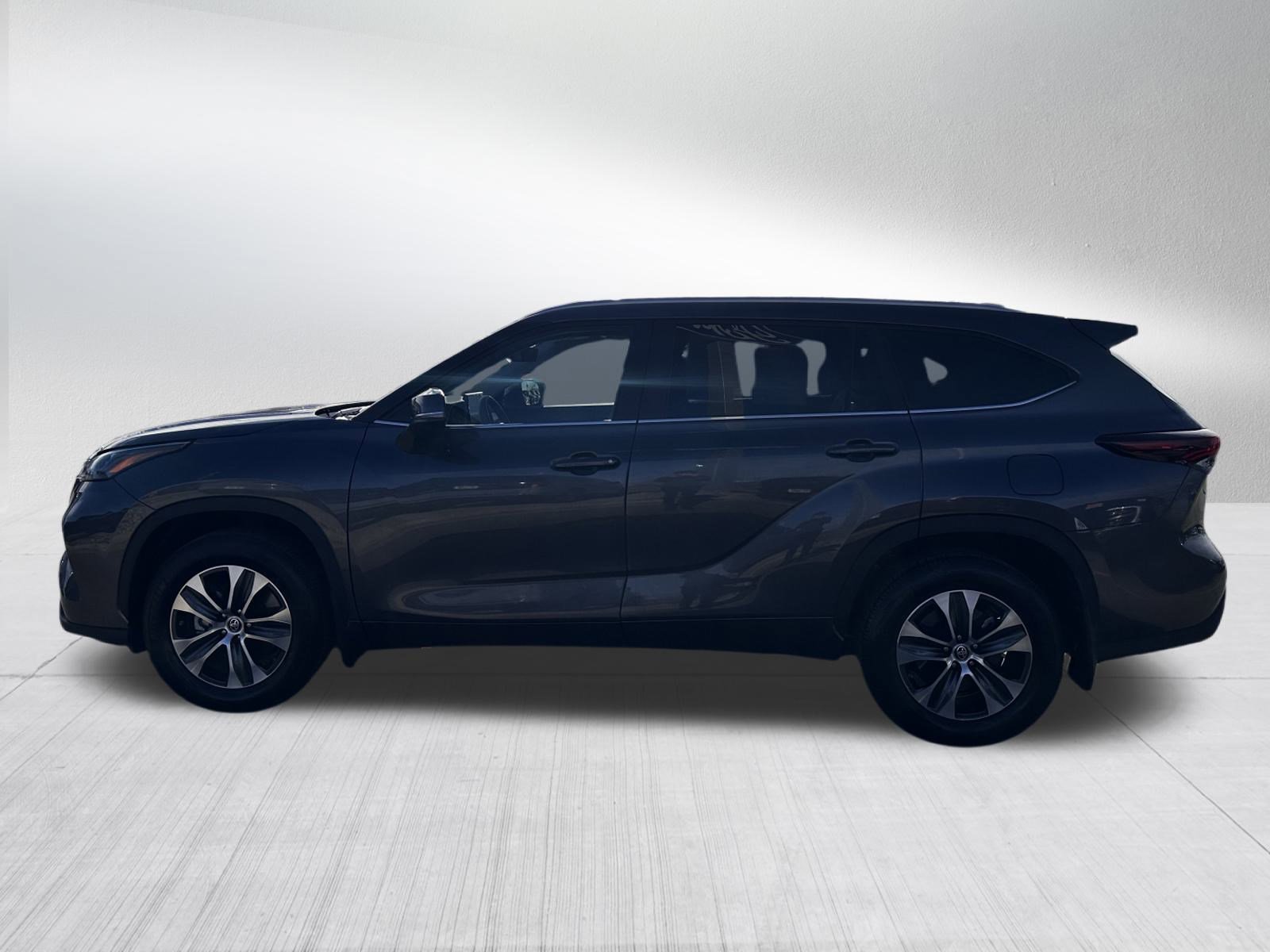 2024 Toyota Highlander XLE photo 4