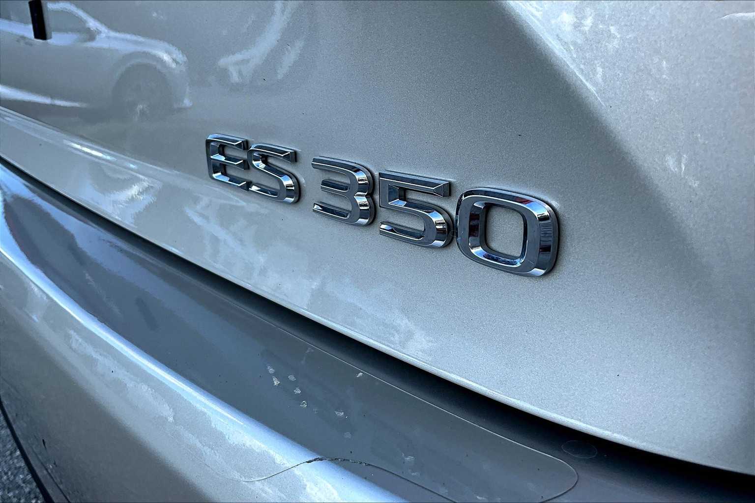2017 Lexus ES 350 photo 9