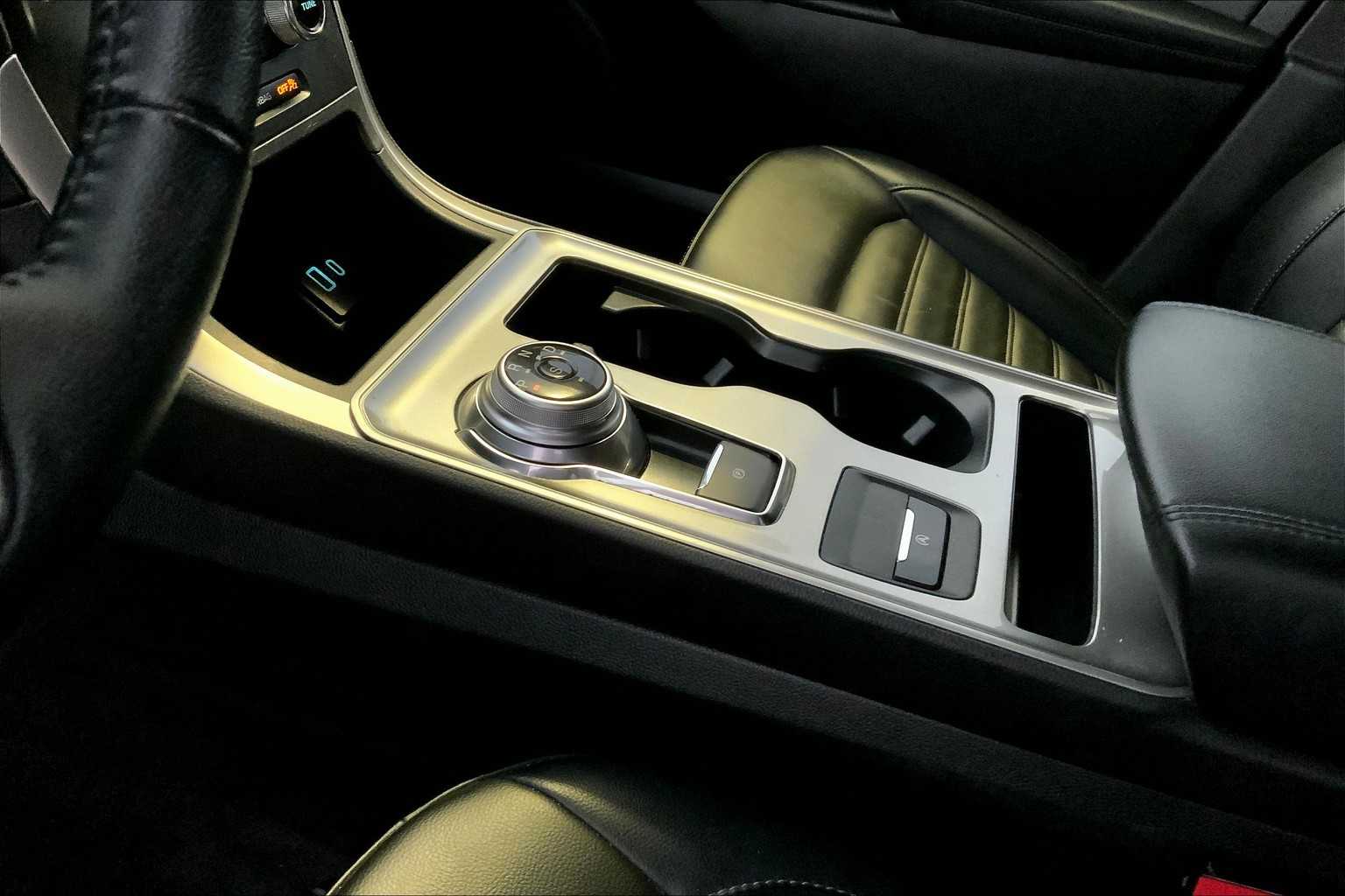 2024 Ford Edge SEL photo 14
