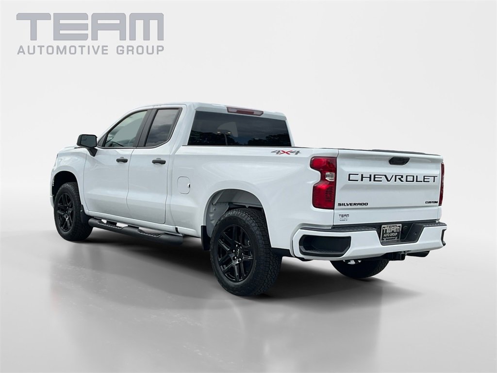2026 Chevrolet Silverado 1500 Custom photo 4