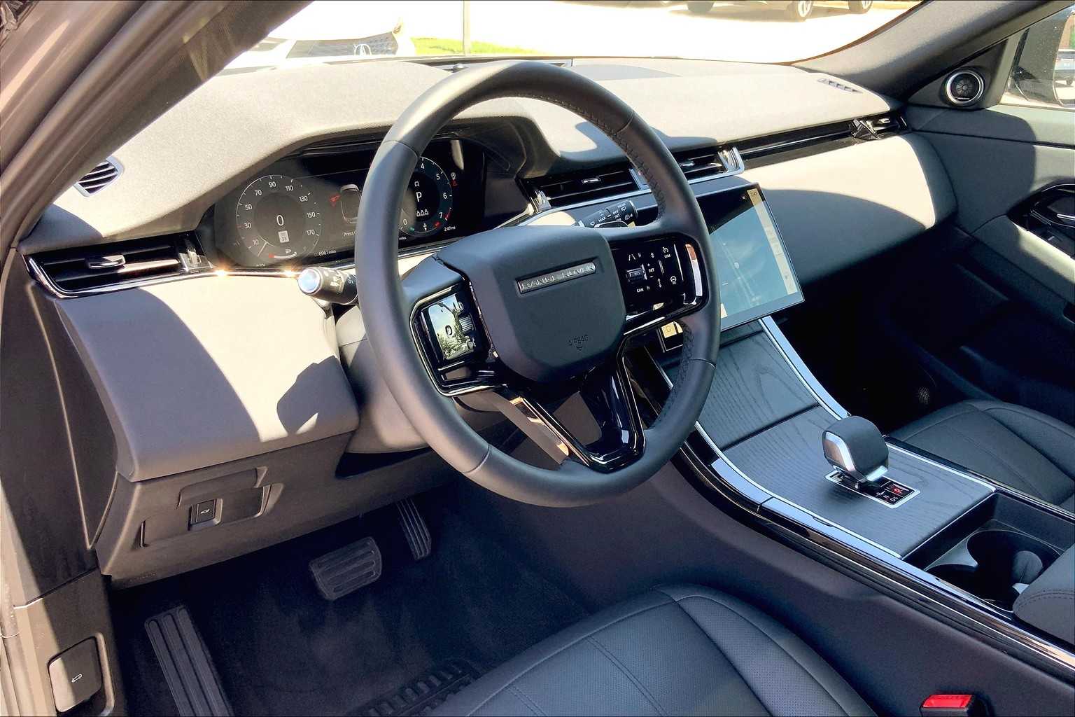 2024 Land Rover Range Rover Evoque S photo 31