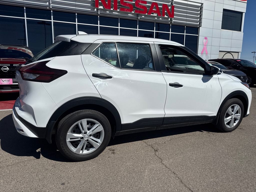 2024 Nissan Kicks S photo 4