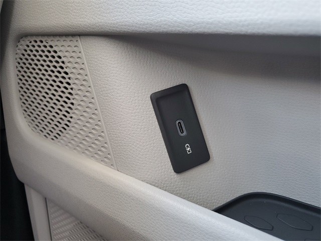 2025 Volkswagen ID. Buzz photo 22
