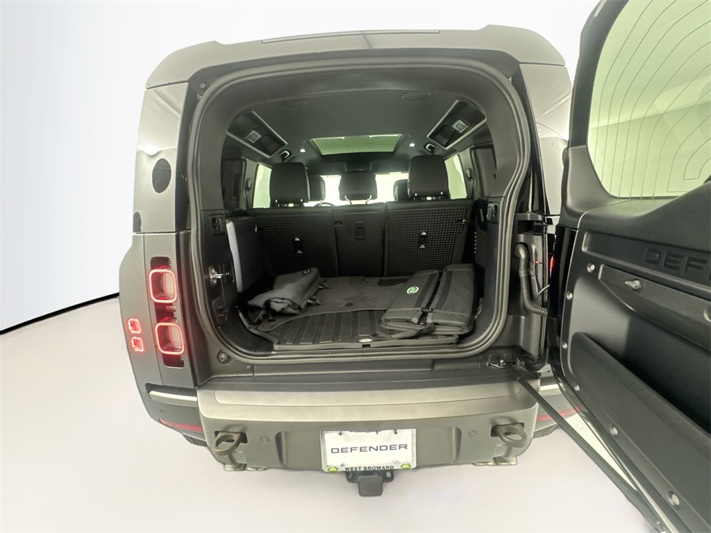 2023 Land Rover Defender 110 Carpathian Edition photo 26
