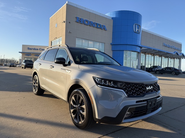 2022 Kia Sorento X-Line EX's photo
