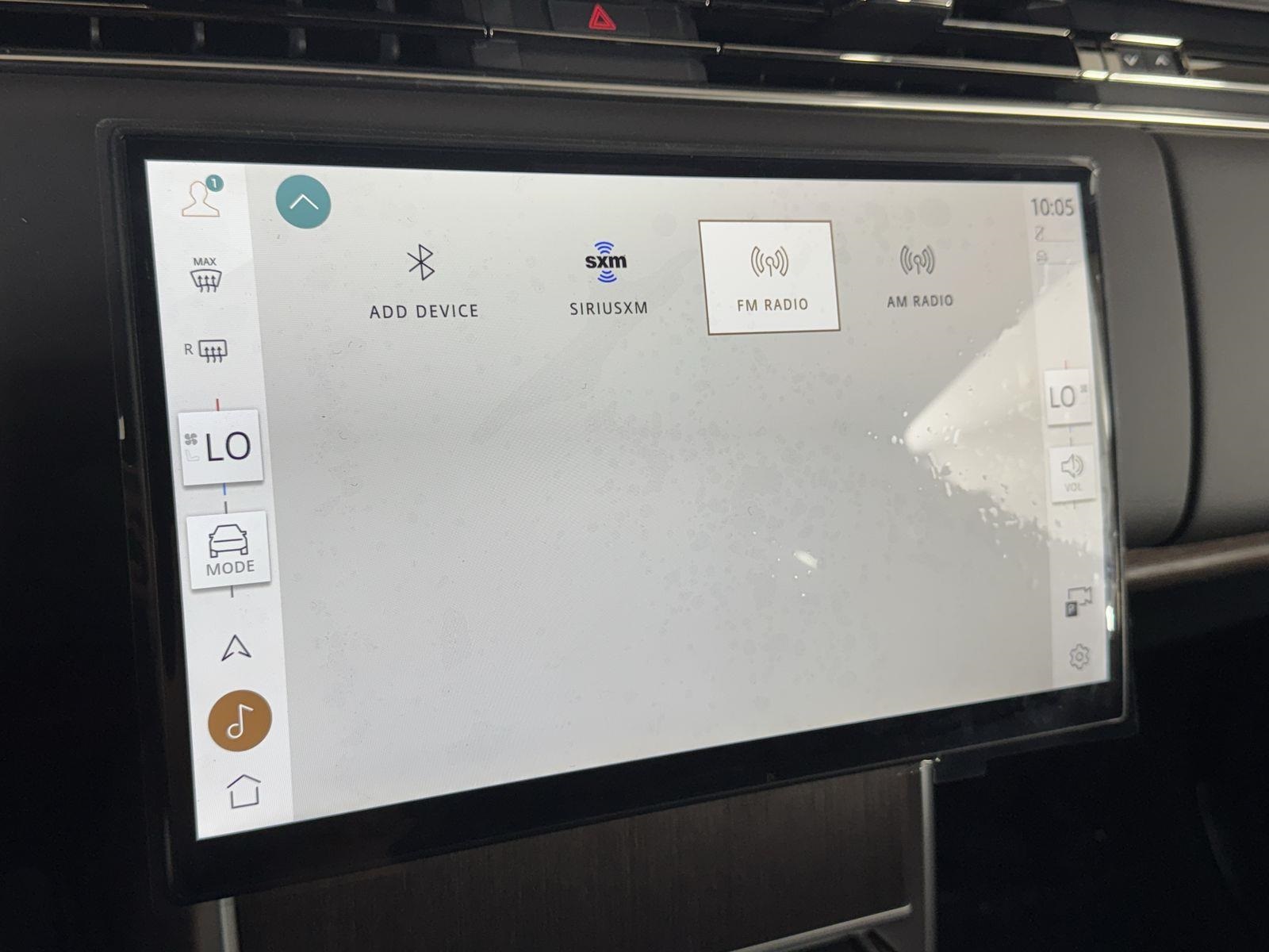 2025 Land Rover Range Rover SE photo 18
