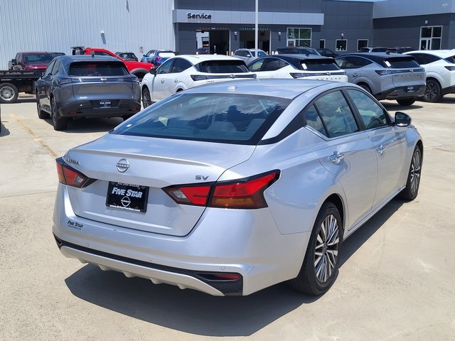 2023 Nissan Altima 2.5 SV photo 2