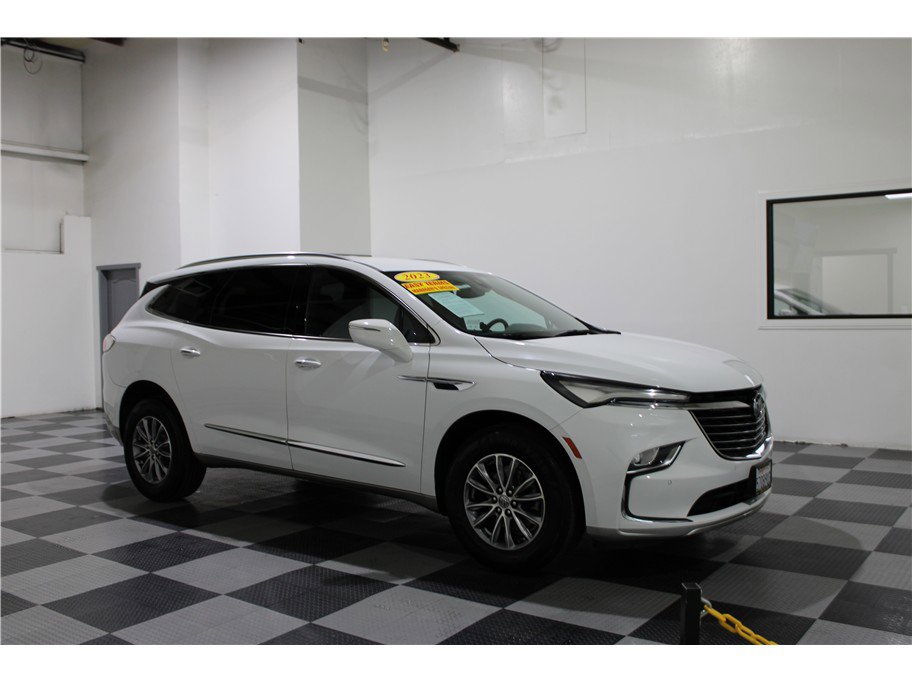 2023 Buick Enclave Essence's photo