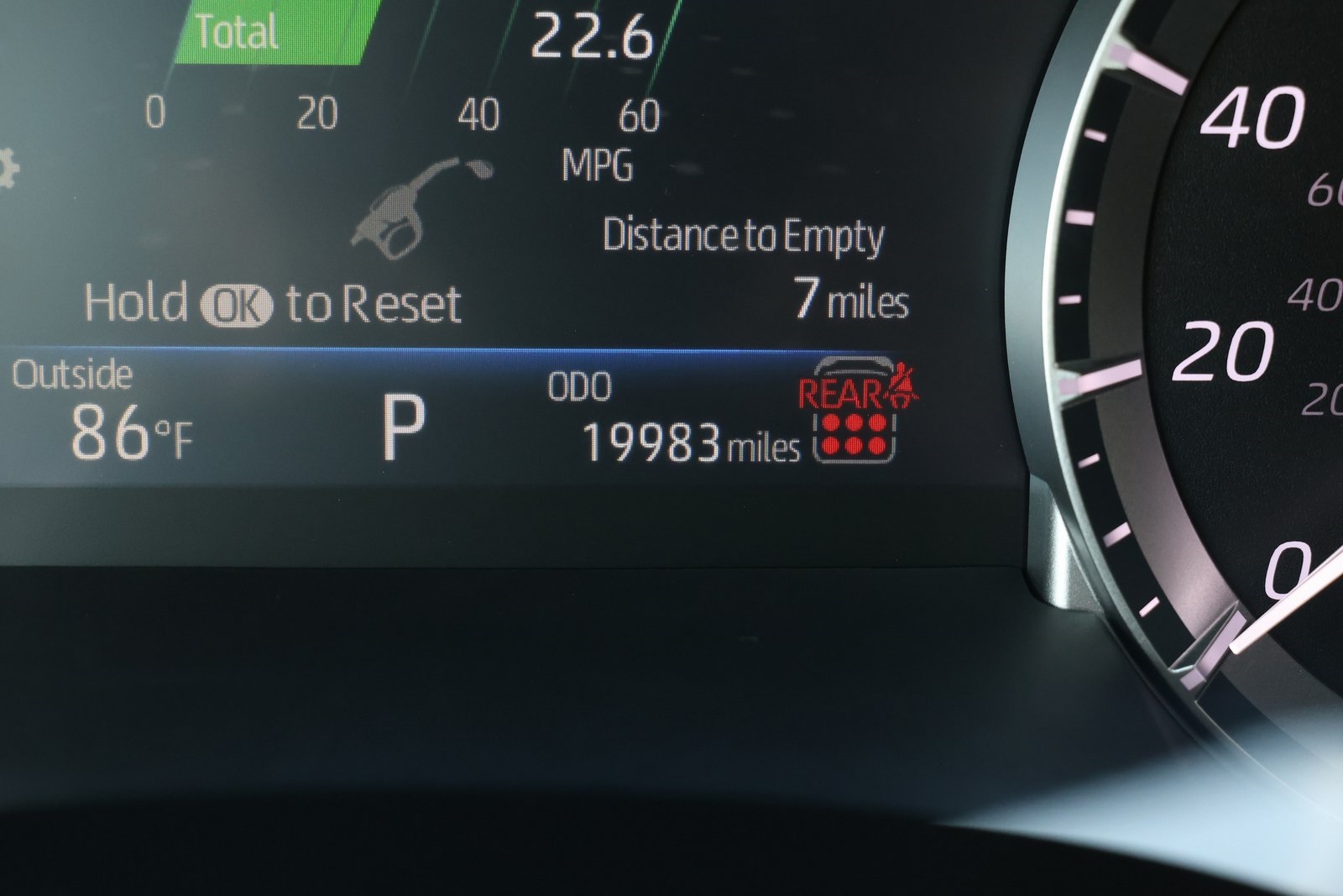 2024 Toyota Highlander LE photo 3