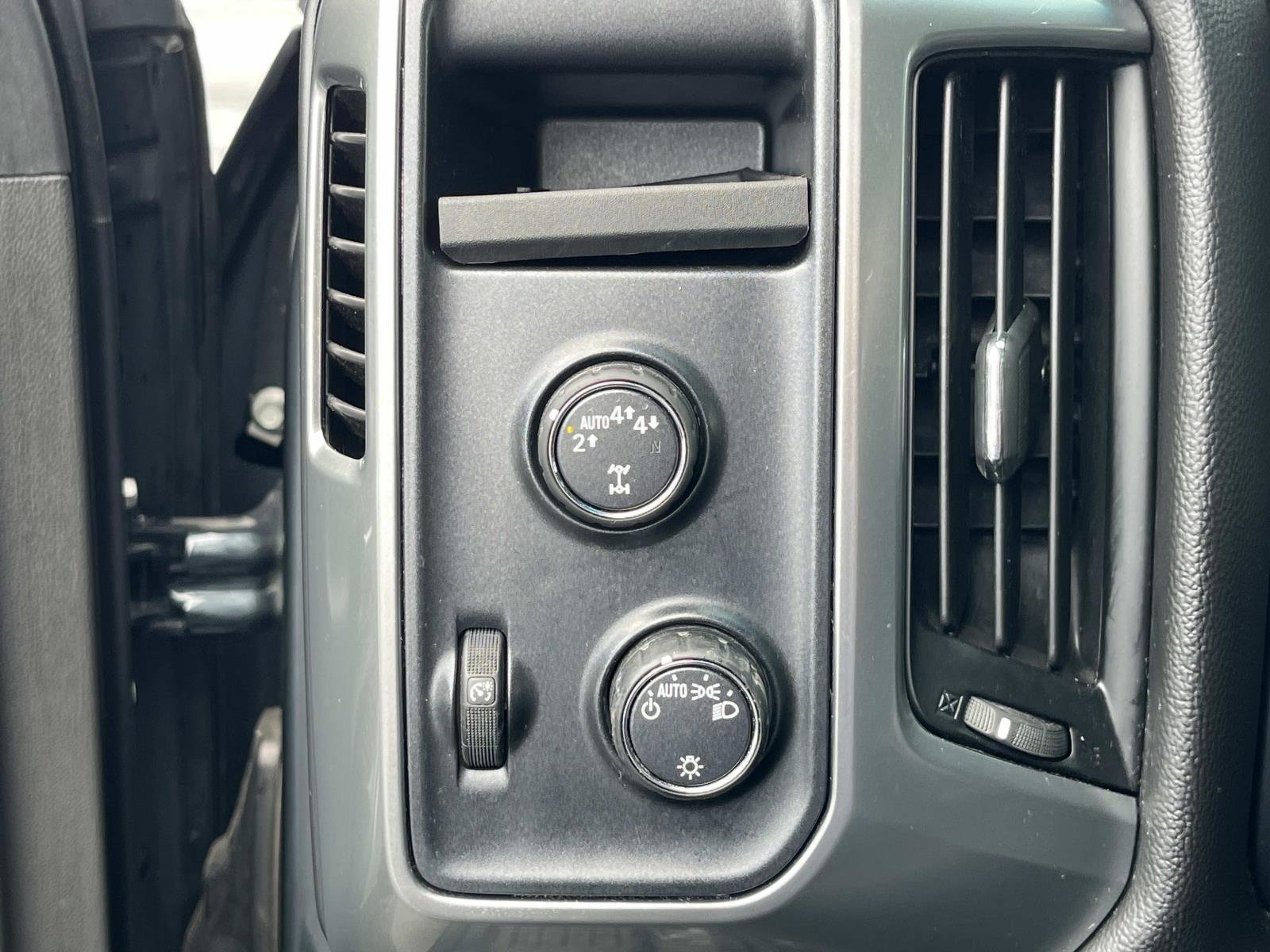 2017 Chevrolet Silverado 1500 LT photo 25