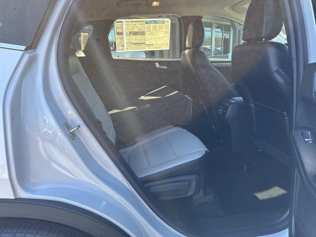 2025 Ford Escape Plug-In Hybrid photo 14