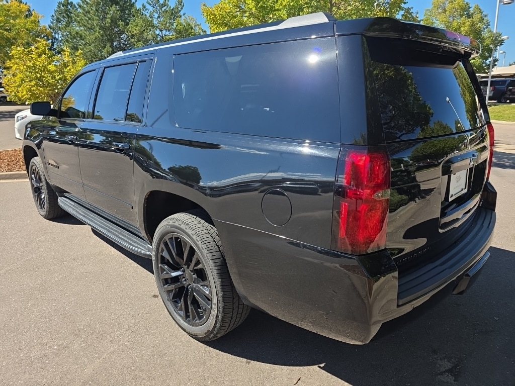 2019 Chevrolet Suburban Premier photo 3
