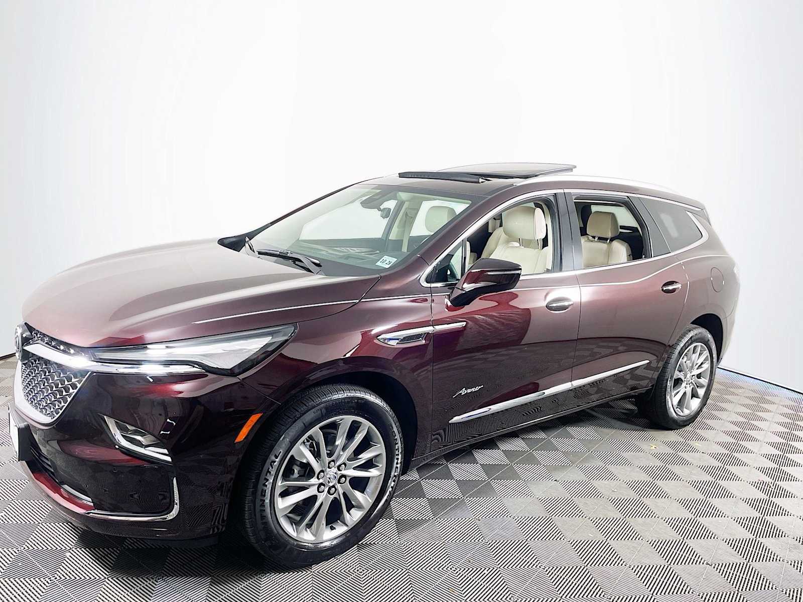 2024 Buick Enclave Avenir's photo