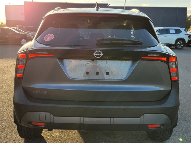 2026 Nissan Kicks SV photo 3
