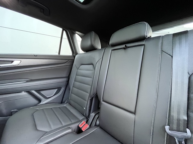2025 Volkswagen Atlas Cross Sport SEL R-Line photo 51