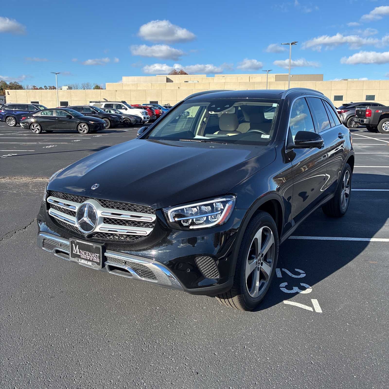 2020 Mercedes Benz GLC 300 4MATIC photo 3