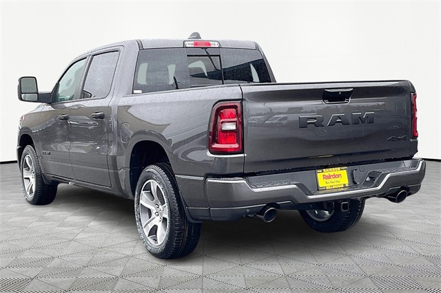 2025 Ram 1500 Tradesman photo 3