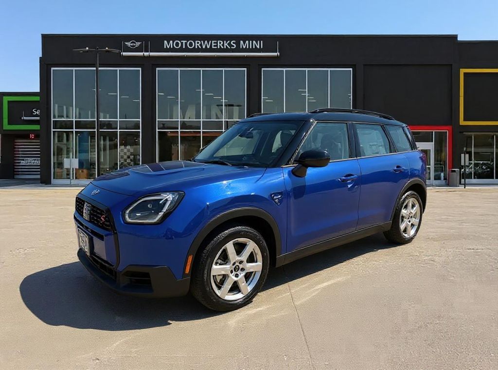 2025 MINI Countryman S's photo