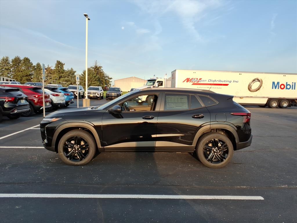 2025 Chevrolet Trax ACTIV photo 2