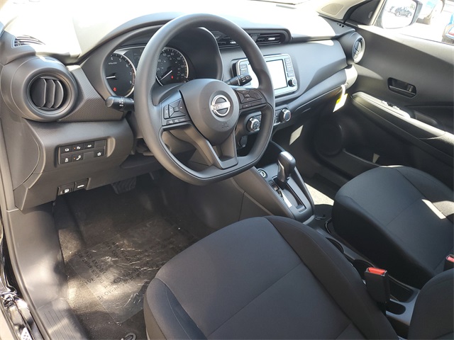 2025 Nissan Kicks Play S photo 11