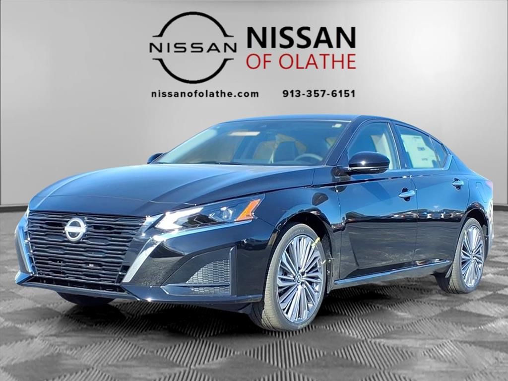 2025 Nissan Altima SL's photo