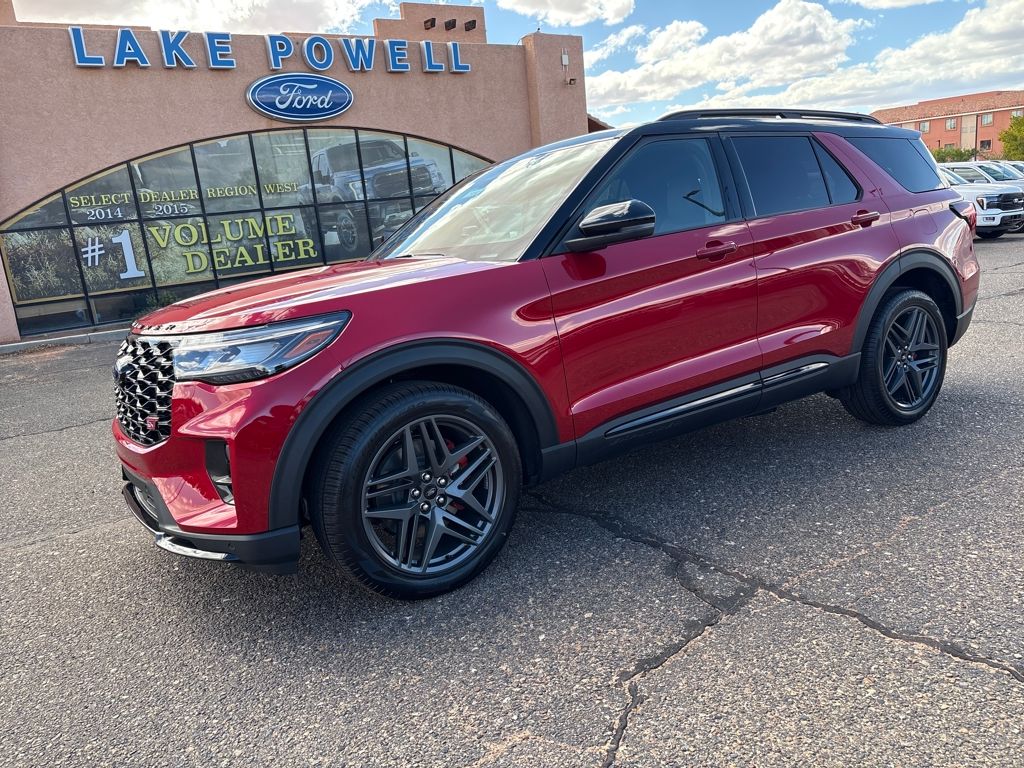 2025 Ford Explorer ST's photo